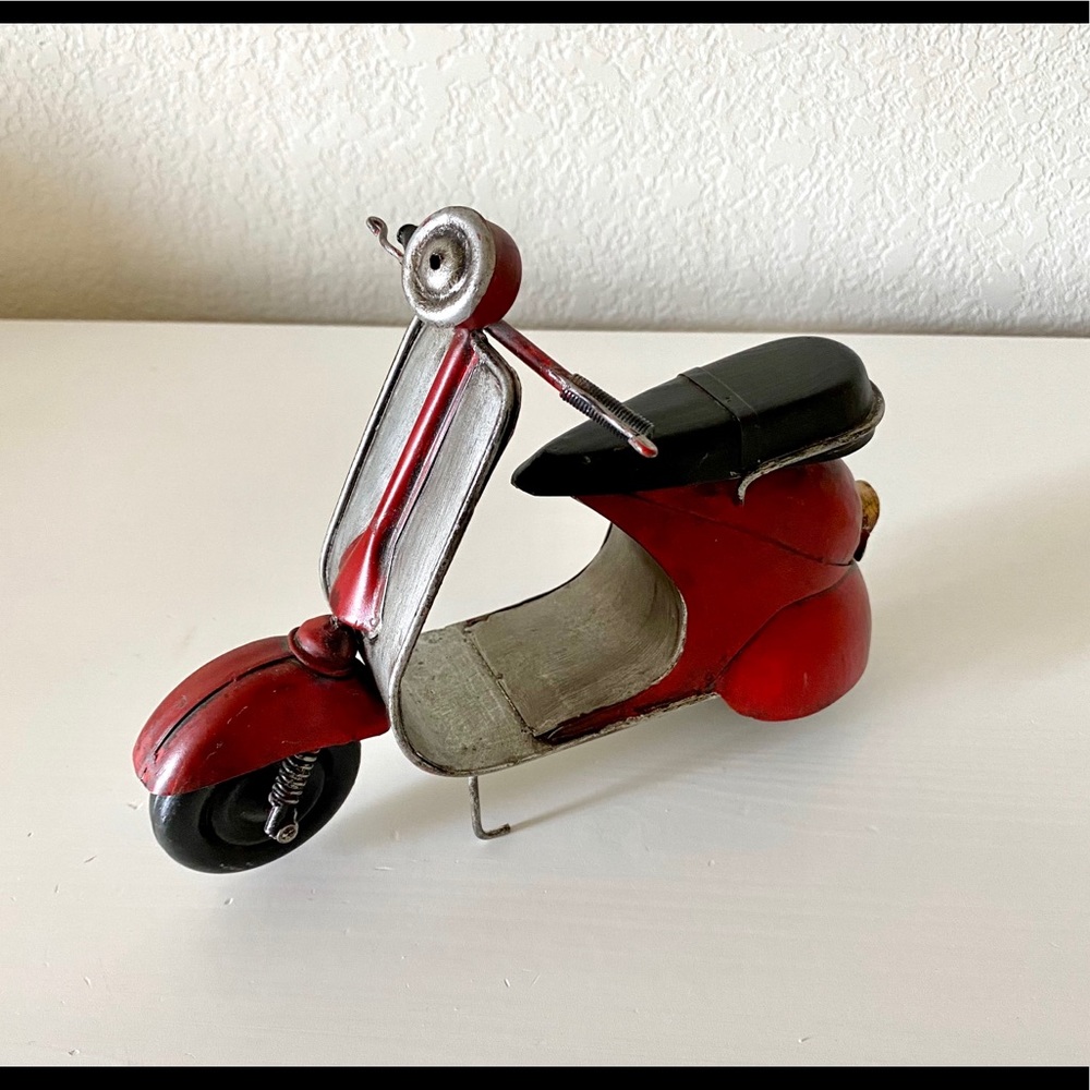 ❌SOLD❌ Decorative Red Vespa